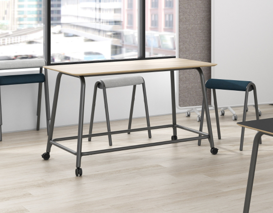 Alle Meet Table Hover